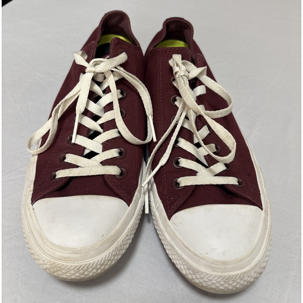 Converse All Star Mens 10.5 Low Top Chuck Taylor II Deep Bordeau Lunarlon Skater
